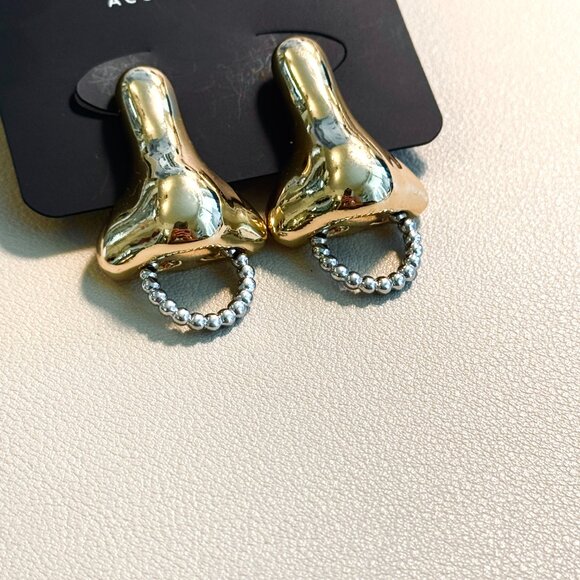 Akira Never Say Gold Nose Earrings - Picture 6 of 6